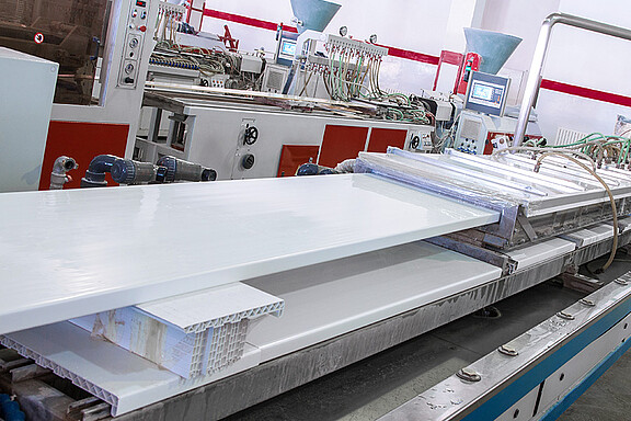 inspection-polycarbonate-sheets.jpg 